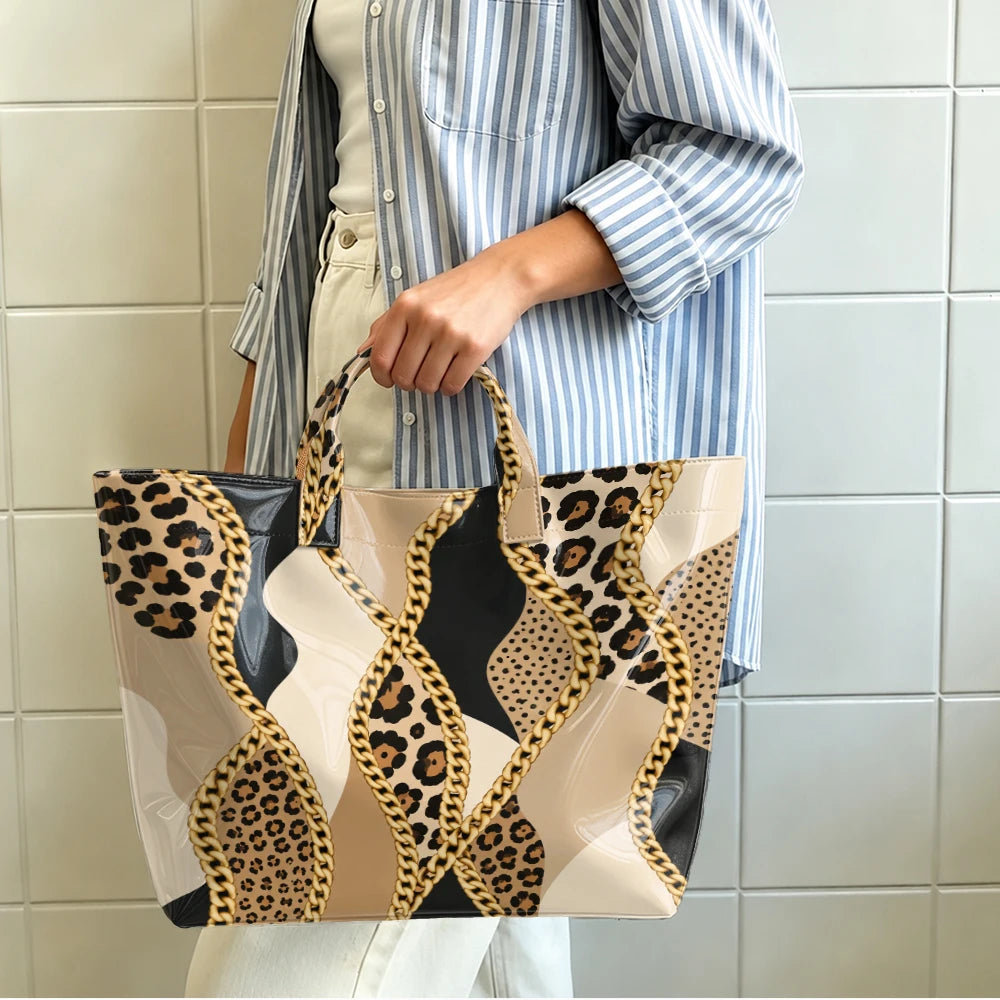 1pc Leopard Metal Chain Stitching Pattern Bright PVC Tote Bag, Retro Luxury Printing, Large-Capacity Handbag, Outdoor Travel Commuting, Storage of Beauty Books, Travel Paraphernalia, Short Handle Handbag.